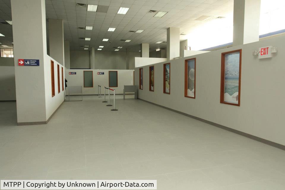 Port-au-Prince International Airport (Toussaint Louverture Int'l), Port-au-Prince Haiti (MTPP) - Exit hall of the Toussaint Louverture International Airport of Port-au-Prince