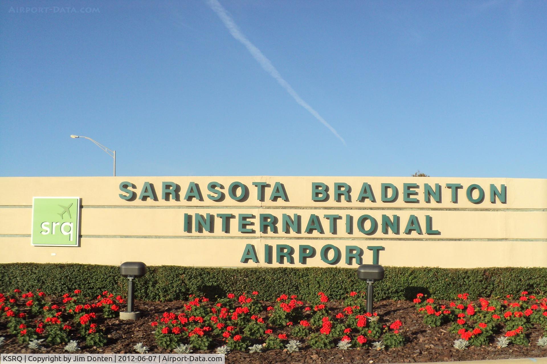 Sarasota/bradenton International Airport (SRQ) - Sarasota-Bradenton International Airport main entrance 