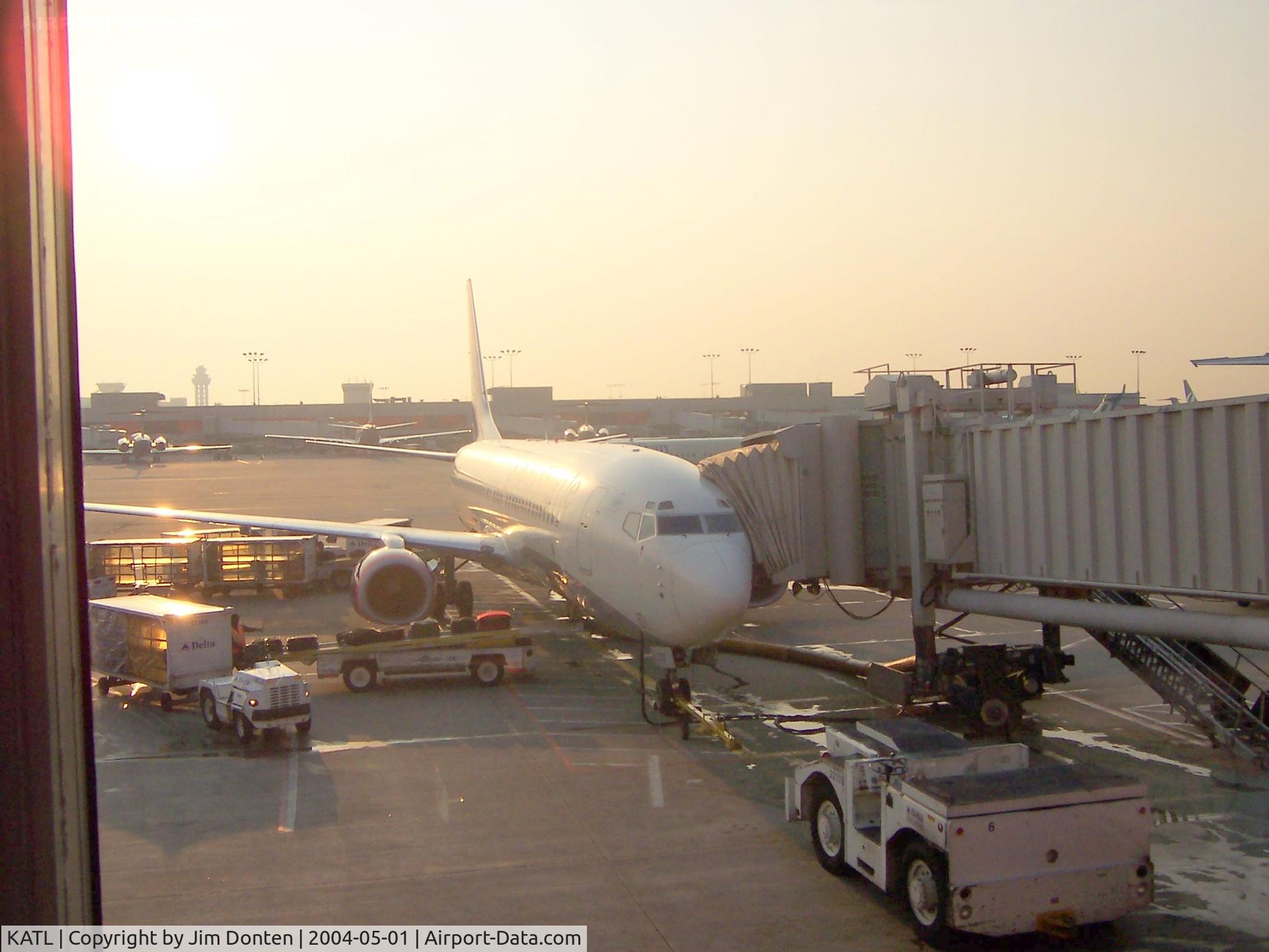 Hartsfield - Jackson Atlanta International Airport (ATL) - Delta 737-800 at the gate at Hartsfield-Jackson