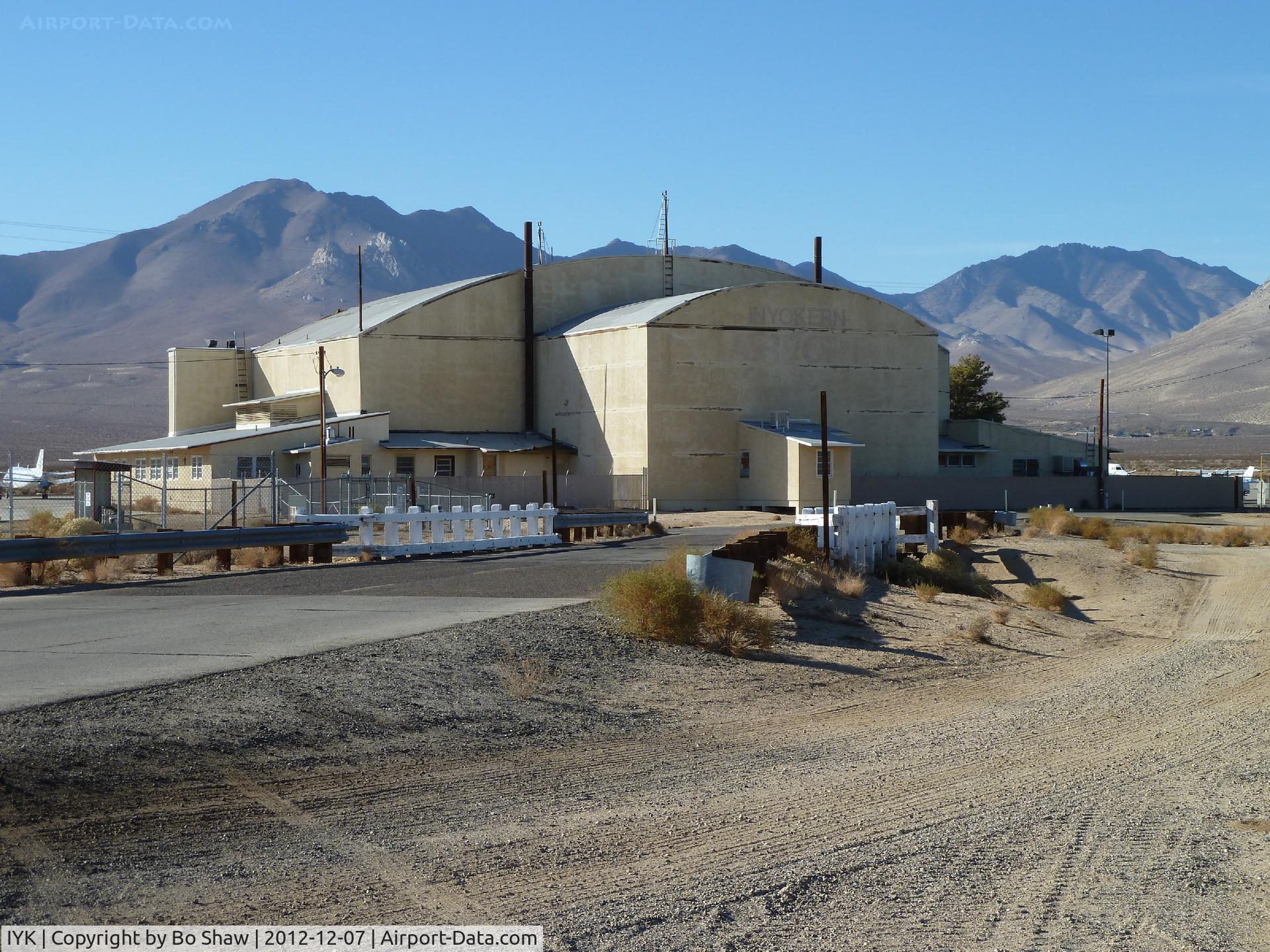 Inyokern Airport (IYK) - View of the rear of the Kodiak hanger at Inyokern Airport. It was supposed to be big enough to hold the four engine bombers of the day.