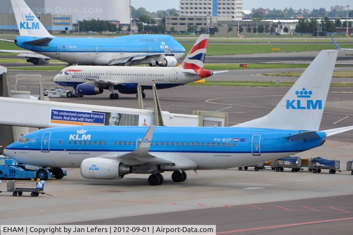 Amsterdam Schiphol Airport, Haarlemmermeer, near Amsterdam Netherlands (EHAM) - Schiphol Amsterdam Platform