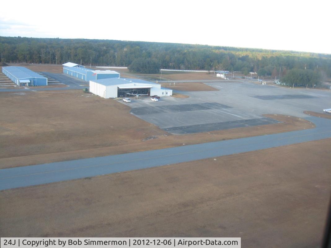 Suwannee County Airport (24J) - Departing to the east