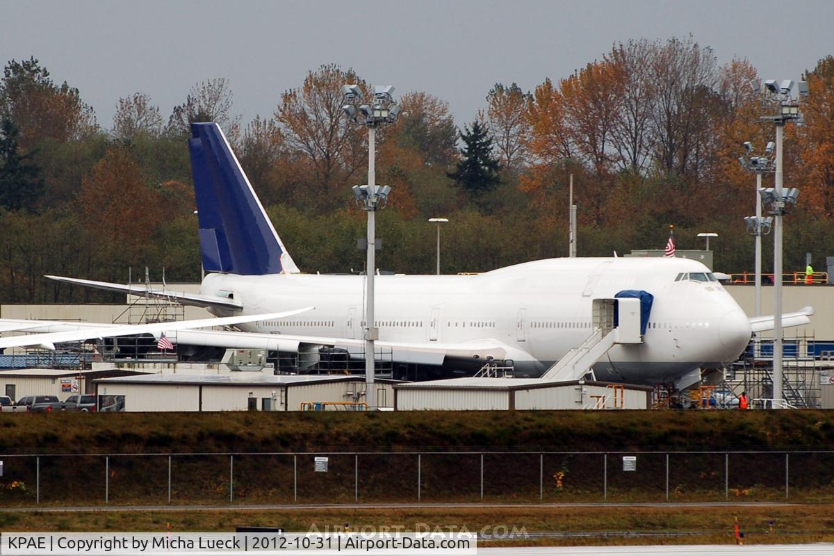 Snohomish County (paine Fld) Airport (PAE) - Judging by the colours, this is going to be another B747-8i for LH