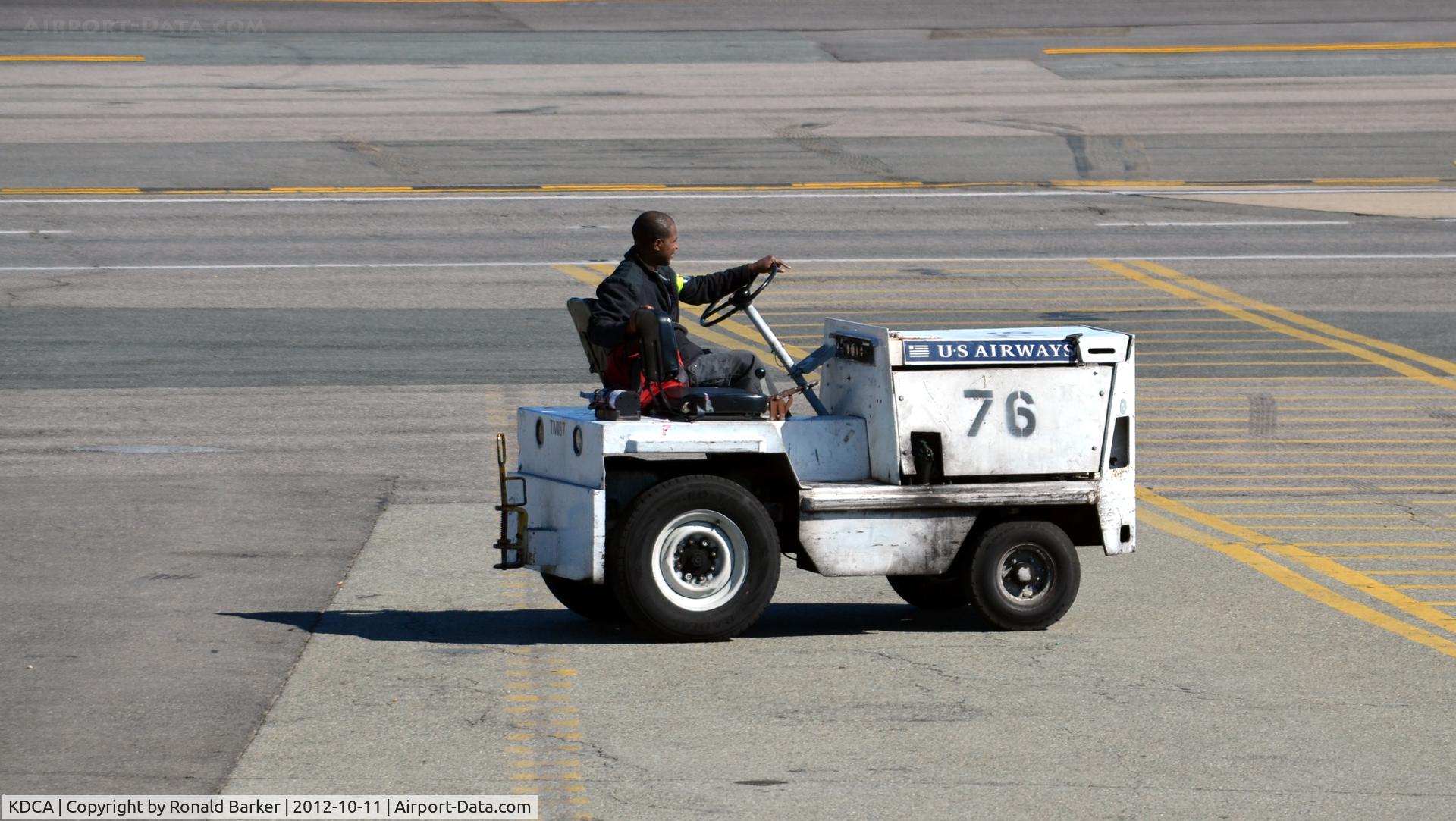 Ronald Reagan Washington National Airport (DCA) - Tug 76