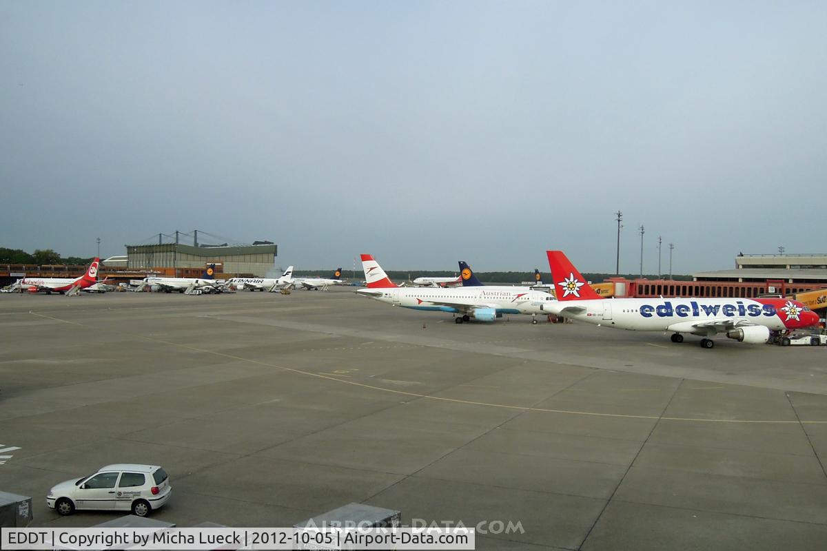 Tegel International Airport (closing in 2011), Berlin Germany (EDDT) - Busy times at TXL