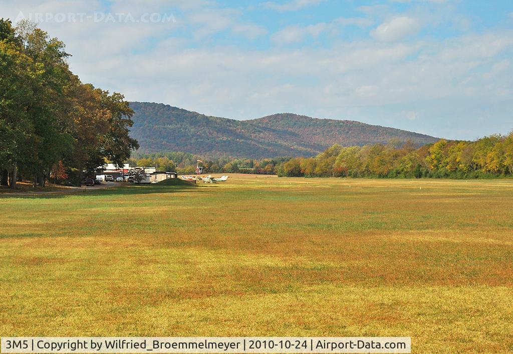 Moontown Airport (3M5) - A nice day for spotting. Moontown Airfield was on my way to Huntsville, AL.