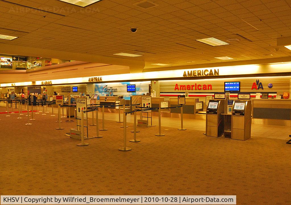 Huntsville Intl-carl T Jones Field Airport (HSV) - There are a few more Airlines at Huntsville, AL. In 1980 only United and Republic was present and sometimes the German Air Force Boeing 707.