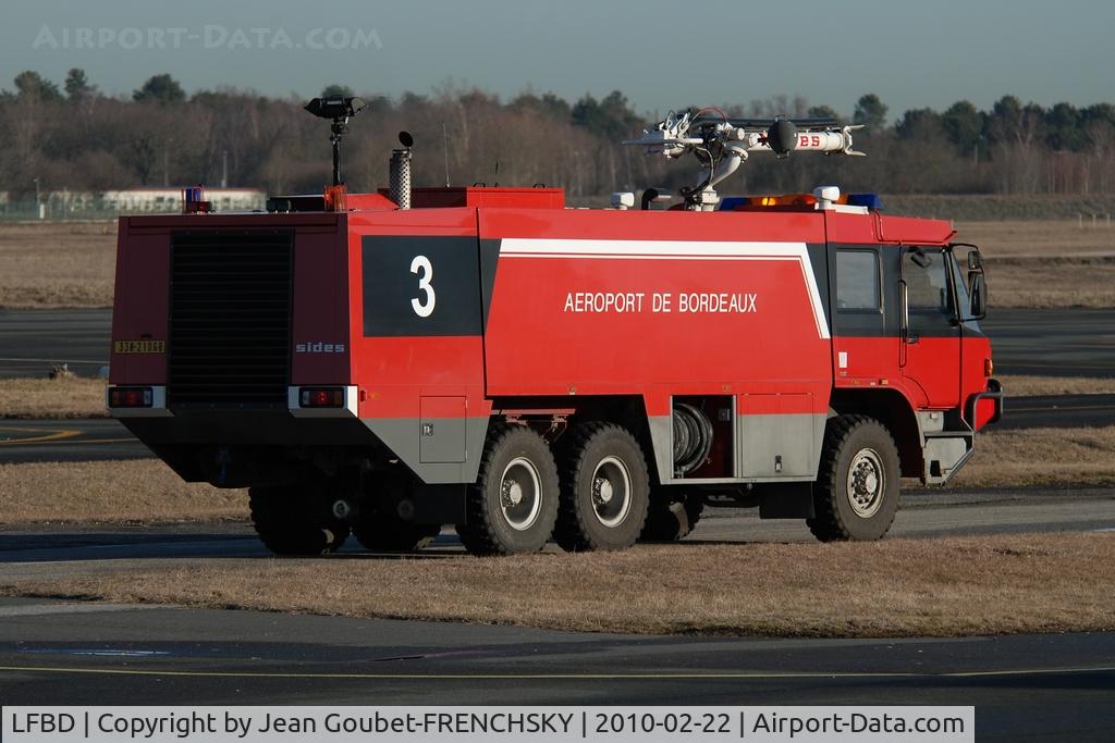 Bordeaux Airport, Merignac Airport France (LFBD) - VMA des pompiers de l'aéroport