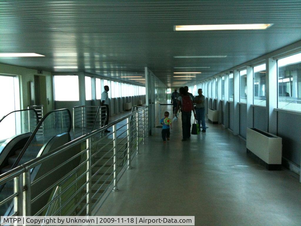 Port-au-Prince International Airport (Toussaint Louverture Int'l), Port-au-Prince Haiti (MTPP) - PAP airport inside