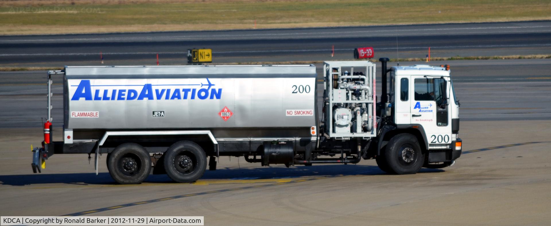 Ronald Reagan Washington National Airport (DCA) - Fuel truck 200 DCA