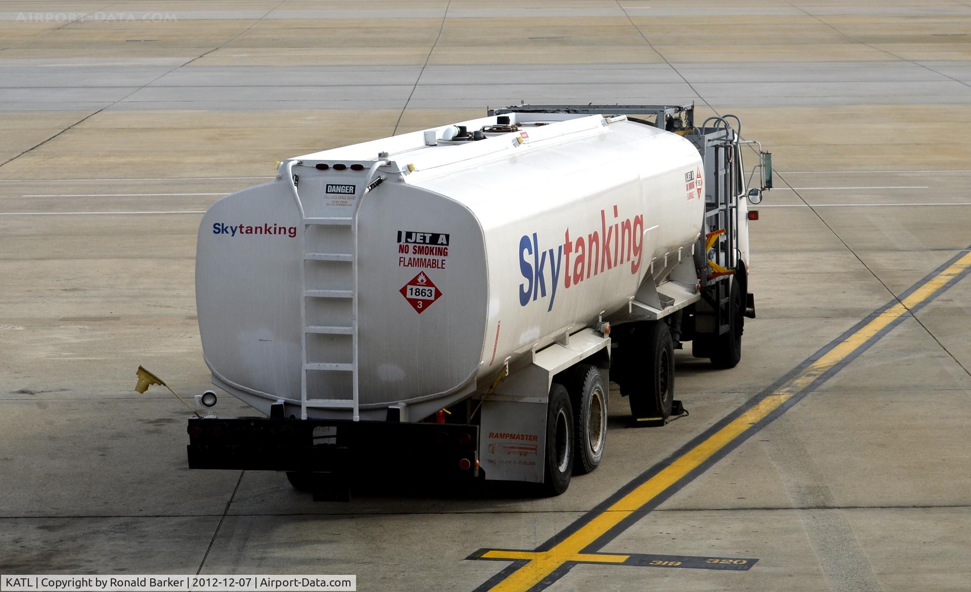Hartsfield - Jackson Atlanta International Airport (ATL) - Fuel truck