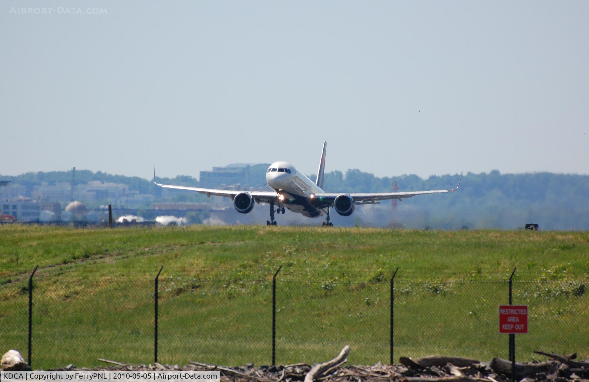 Ronald Reagan Washington National Airport (DCA) - Delta B752 N690DL strorming towards you at DCA during take-off.