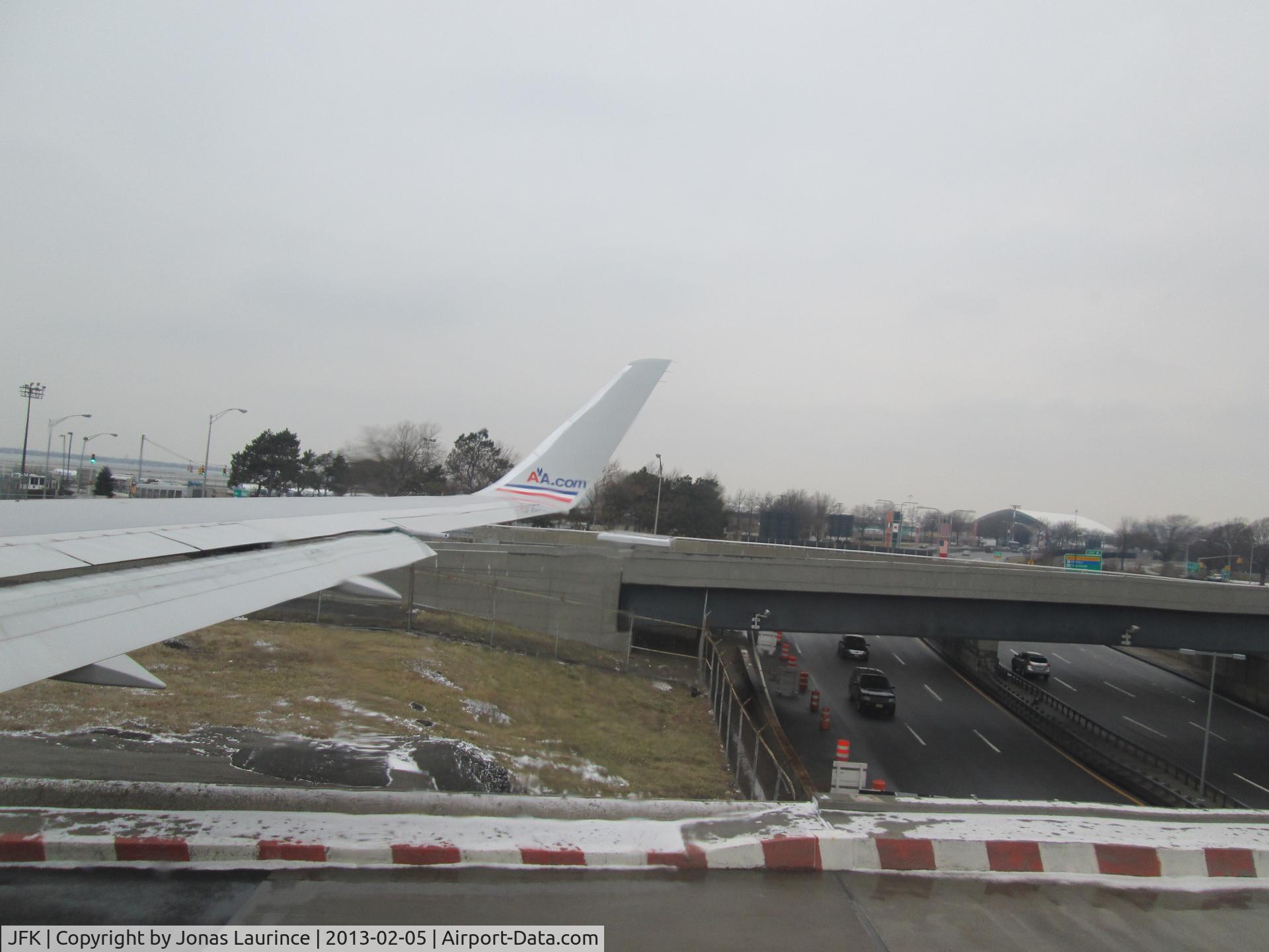 John F Kennedy International Airport (JFK) - The Aircraft American Airlines on the way to take off at John F Kennedy International Airport (JFK)
