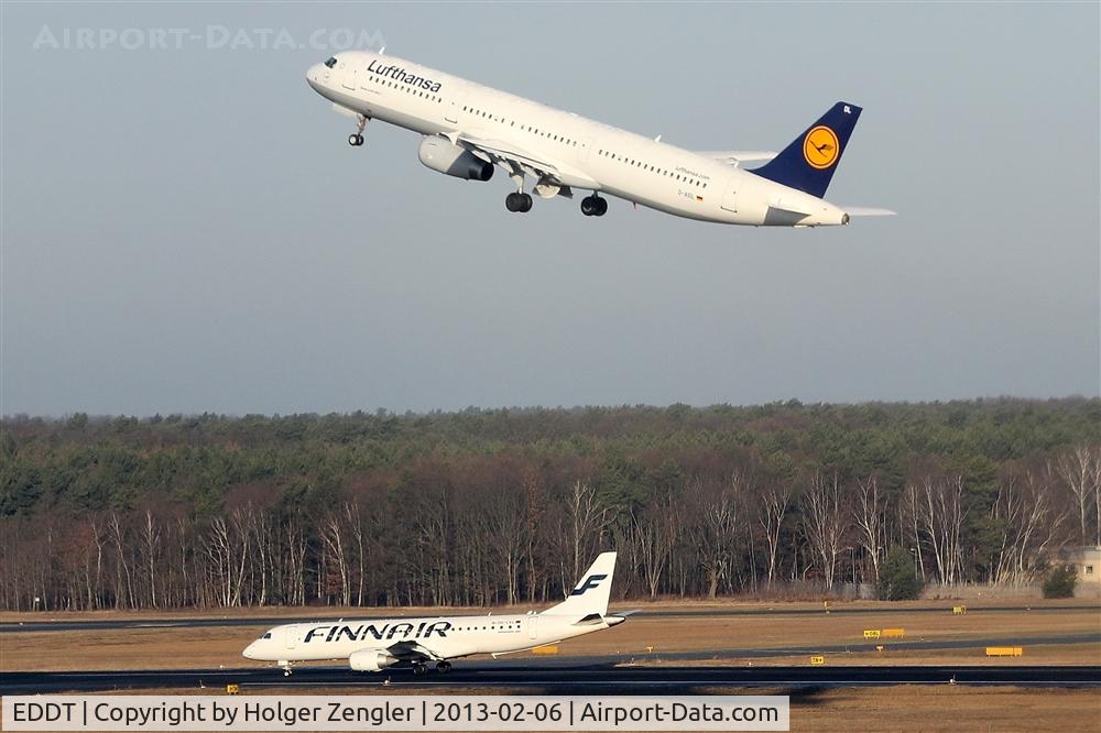Tegel International Airport (closing in 2011), Berlin Germany (EDDT) - Inbound and outbound traffic on rwy 26L and 26R....