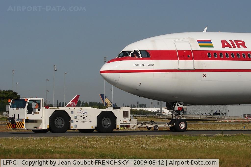Paris Charles de Gaulle Airport (Roissy Airport), Paris France (LFPG) - AIR MAURITIUS