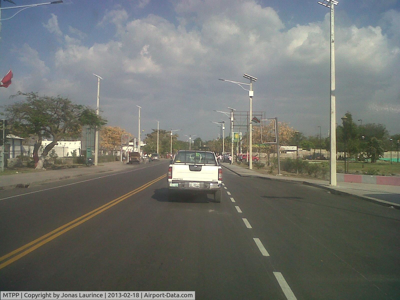 Port-au-Prince International Airport (Toussaint Louverture Int'l), Port-au-Prince Haiti (MTPP) - The Airport Main Road