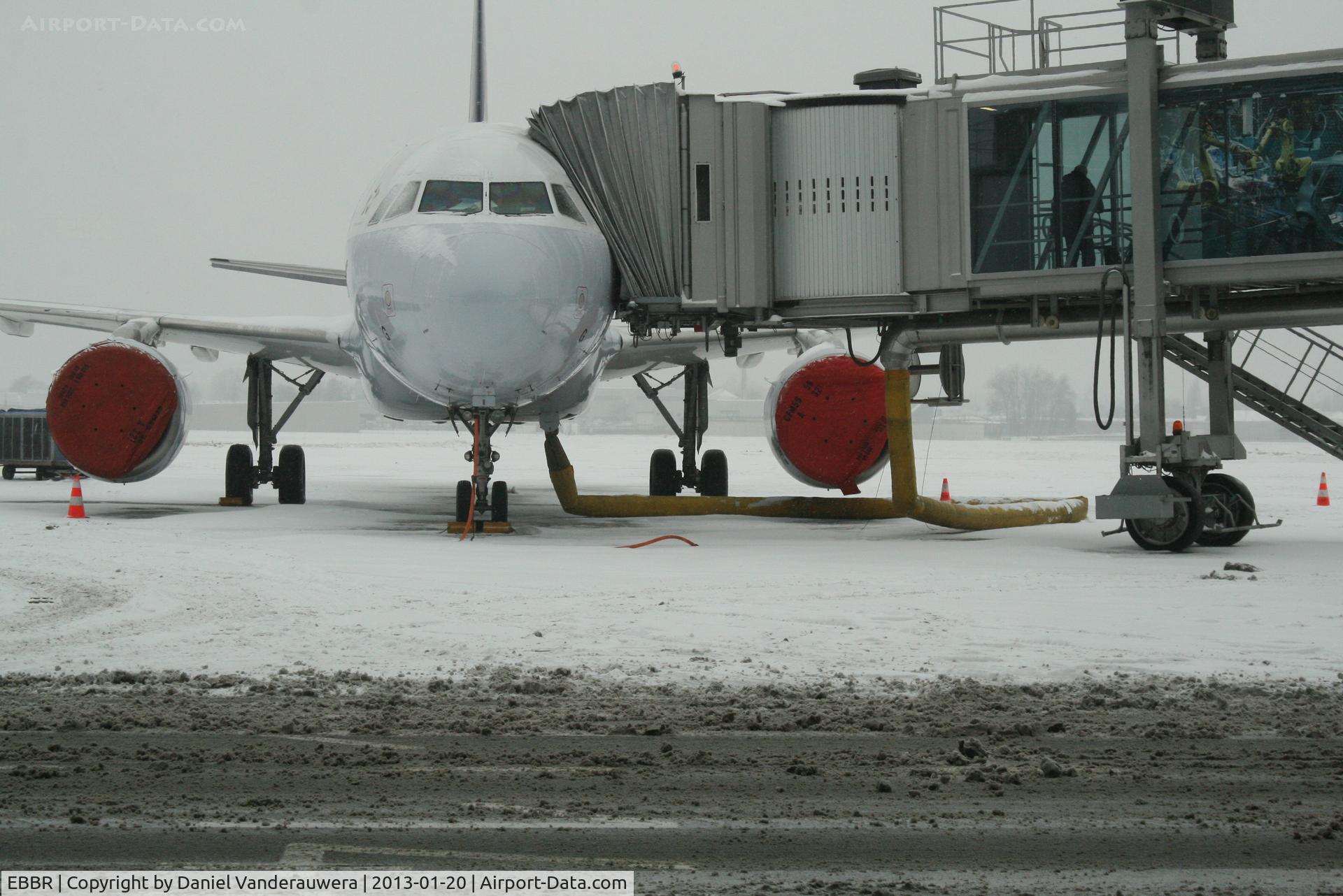 Brussels Airport, Brussels / Zaventem   Belgium (EBBR) - OO-SSG  -  Pier A - gate A46