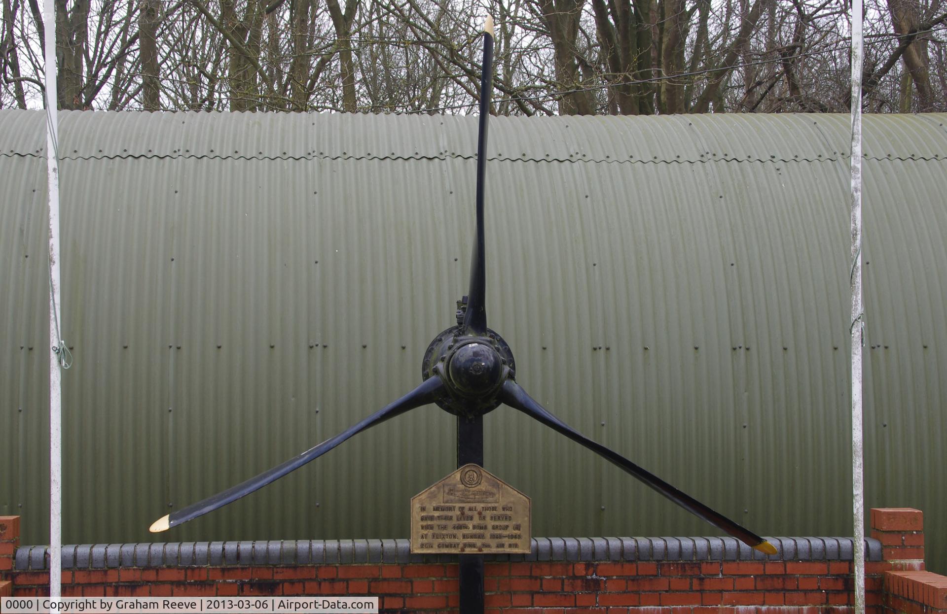 0000 Airport - Memorial for those who gave their lives in the 446th bomber at Flixton.