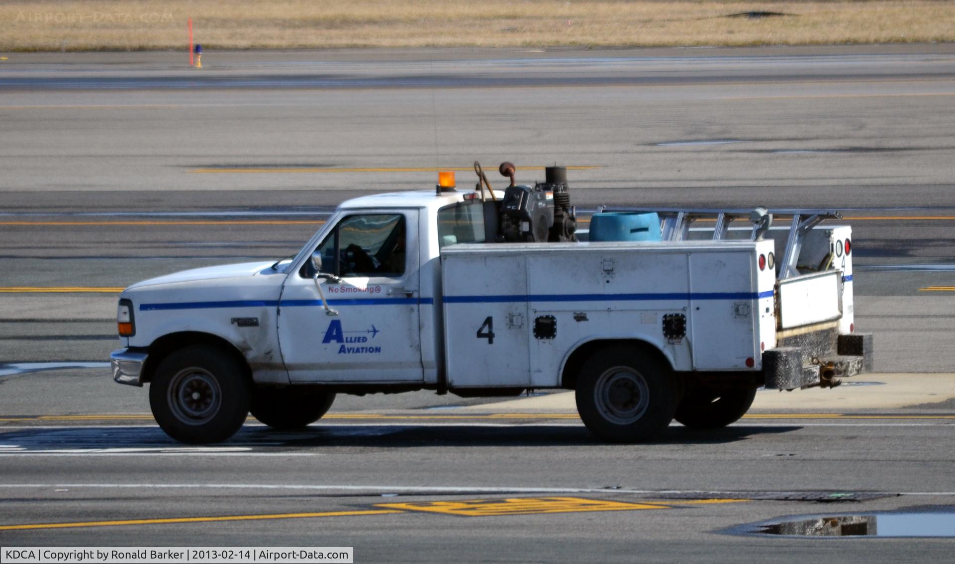 Ronald Reagan Washington National Airport (DCA) - Allied Aviation 4 truck