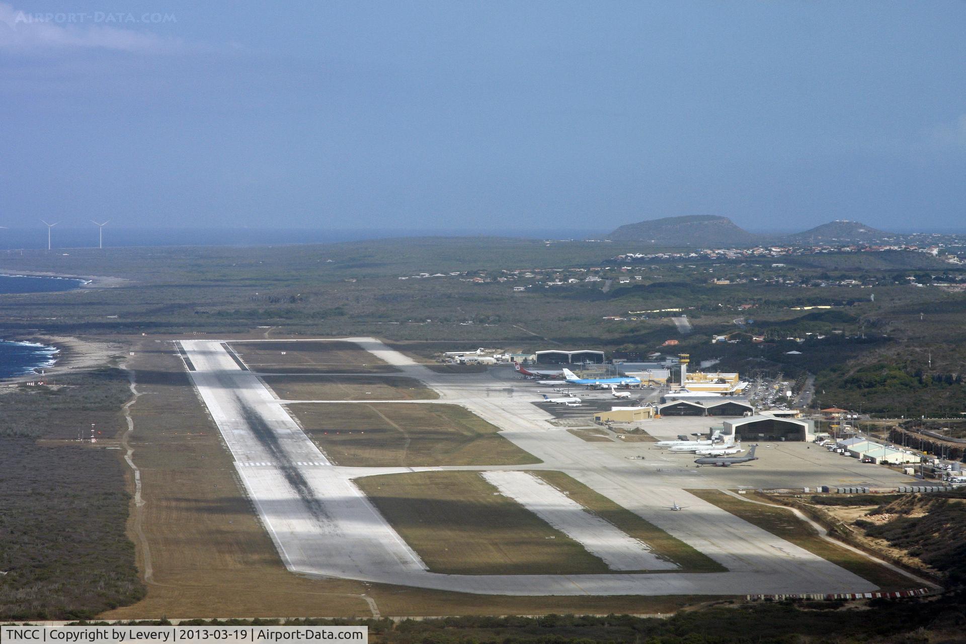 Hato International Airport, Willemstad, Curaçao, Netherlands Antilles Netherlands Antilles (TNCC) - High final RWY11