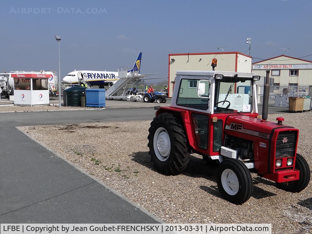 Bergerac Airport, Roumanière Airport France (LFBE) - Ryanair to Stansted