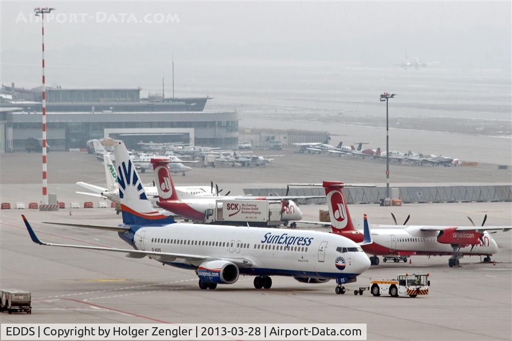 Stuttgart Echterdingen Airport, Stuttgart Germany (EDDS) - Landing and rolling, pulling and standing in eastern parts of STR....
