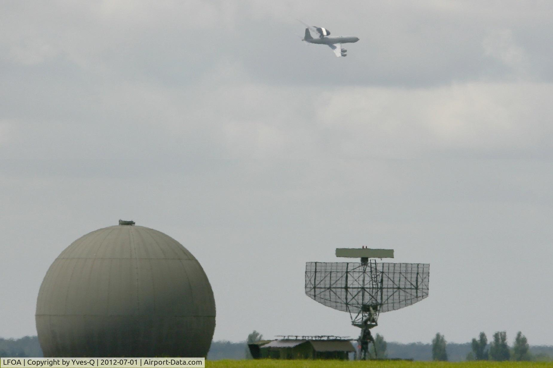 LFOA Airport - Low height passage of a Boing E-3F SDCA over its home base , Avord air base 721(LFOA)