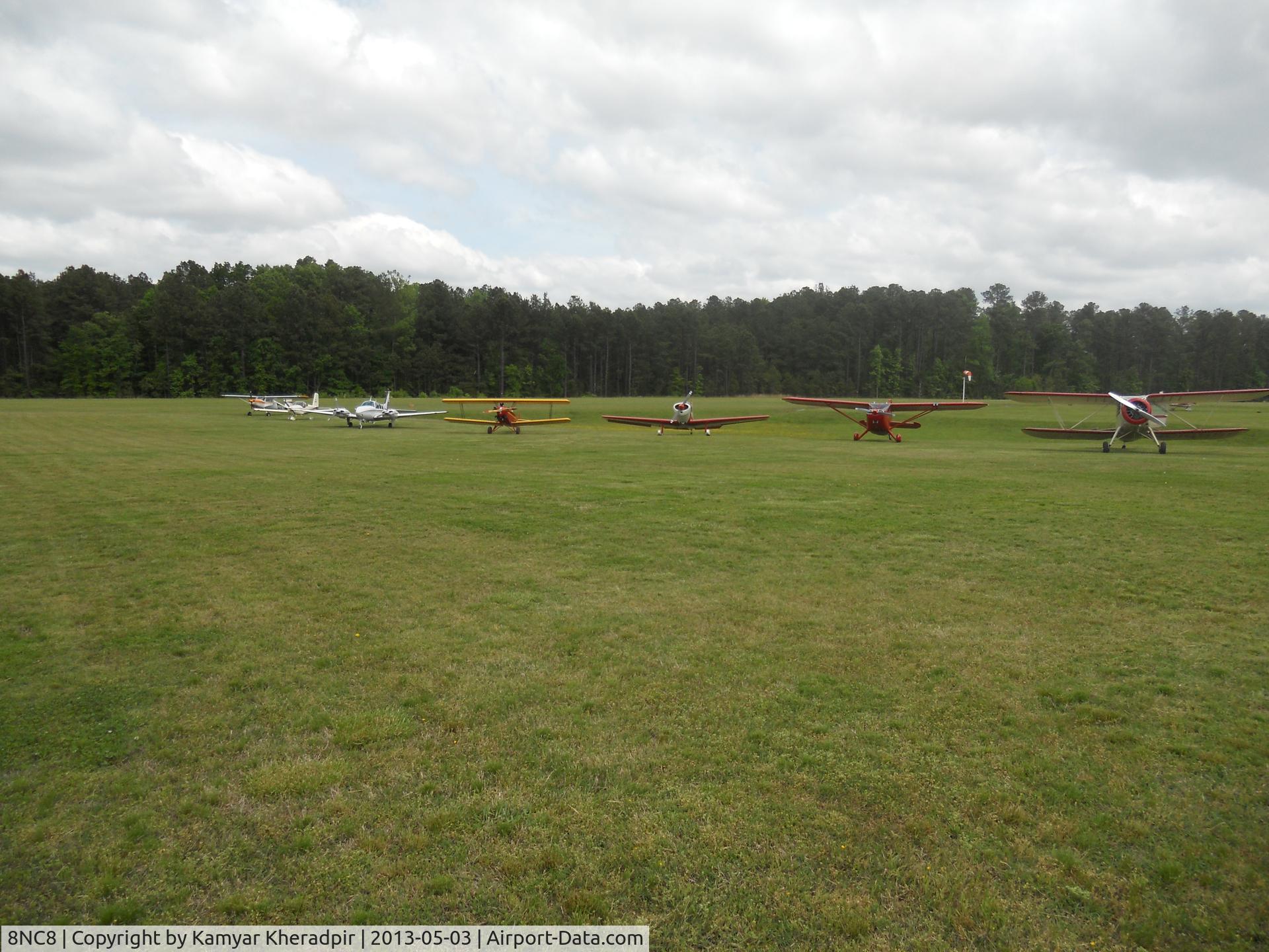 Lake Ridge Aero Park Airport (8NC8) - Really Nice day.