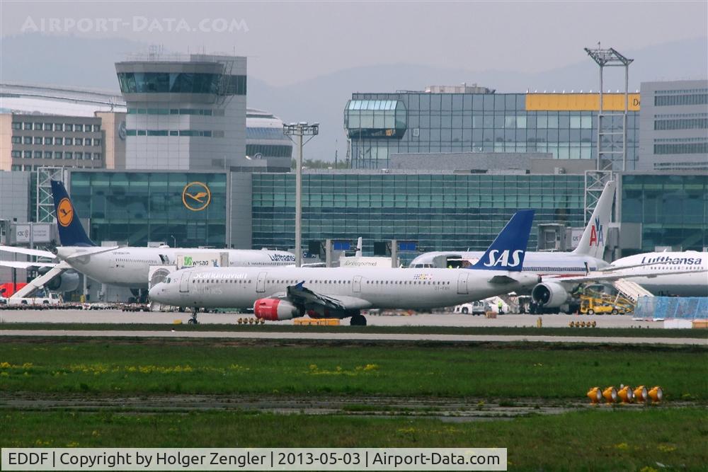 Frankfurt International Airport, Frankfurt am Main Germany (EDDF) - Rush hour in front of Terminal 1...