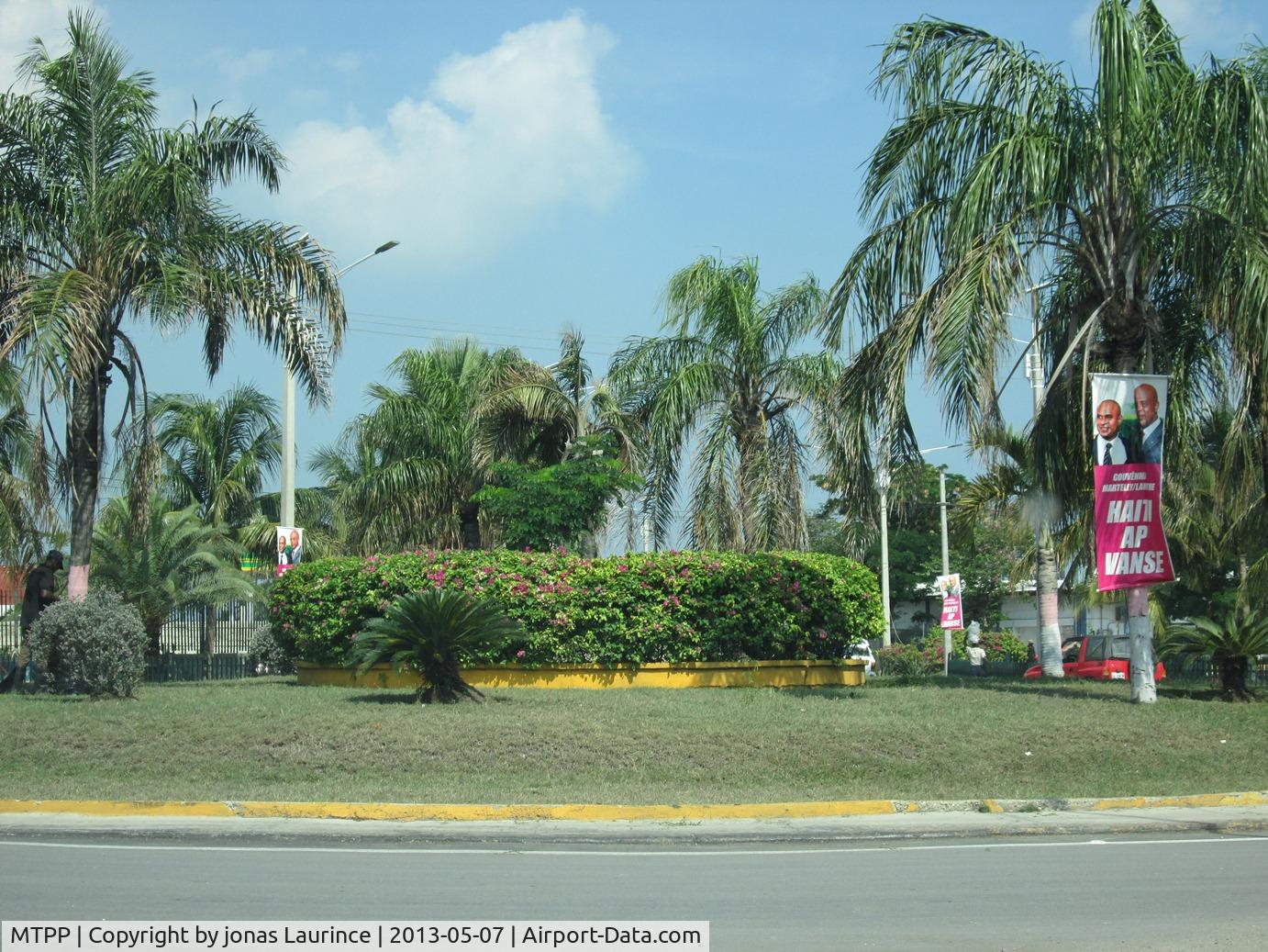 Port-au-Prince International Airport (Toussaint Louverture Int'l), Port-au-Prince Haiti (MTPP) - Airport main entrance