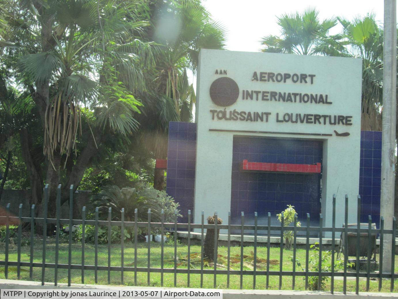 Port-au-Prince International Airport (Toussaint Louverture Int'l), Port-au-Prince Haiti (MTPP) - Airport main Entrance