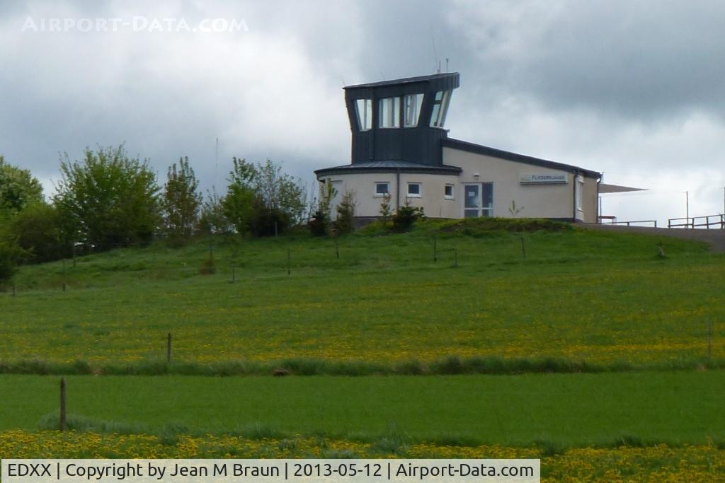 EDXX Airport - Small airport for gliders near Daun / Eifel in Germany. RWY 09 / 27 -- 1590 ft Airport name: UL/SF Flugplatz Daun - Senheld. No airport code.