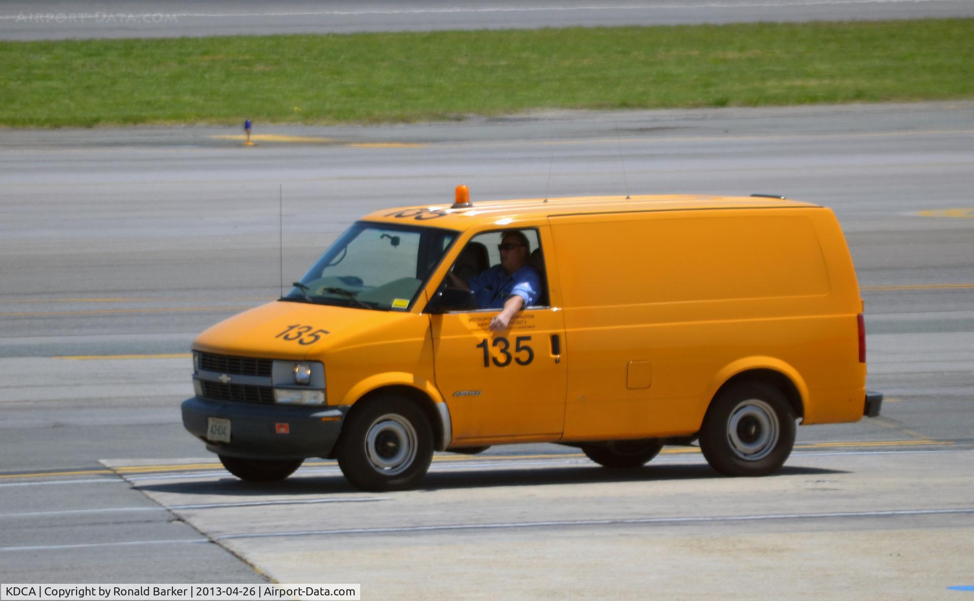 Ronald Reagan Washington National Airport (DCA) - Orange van 135