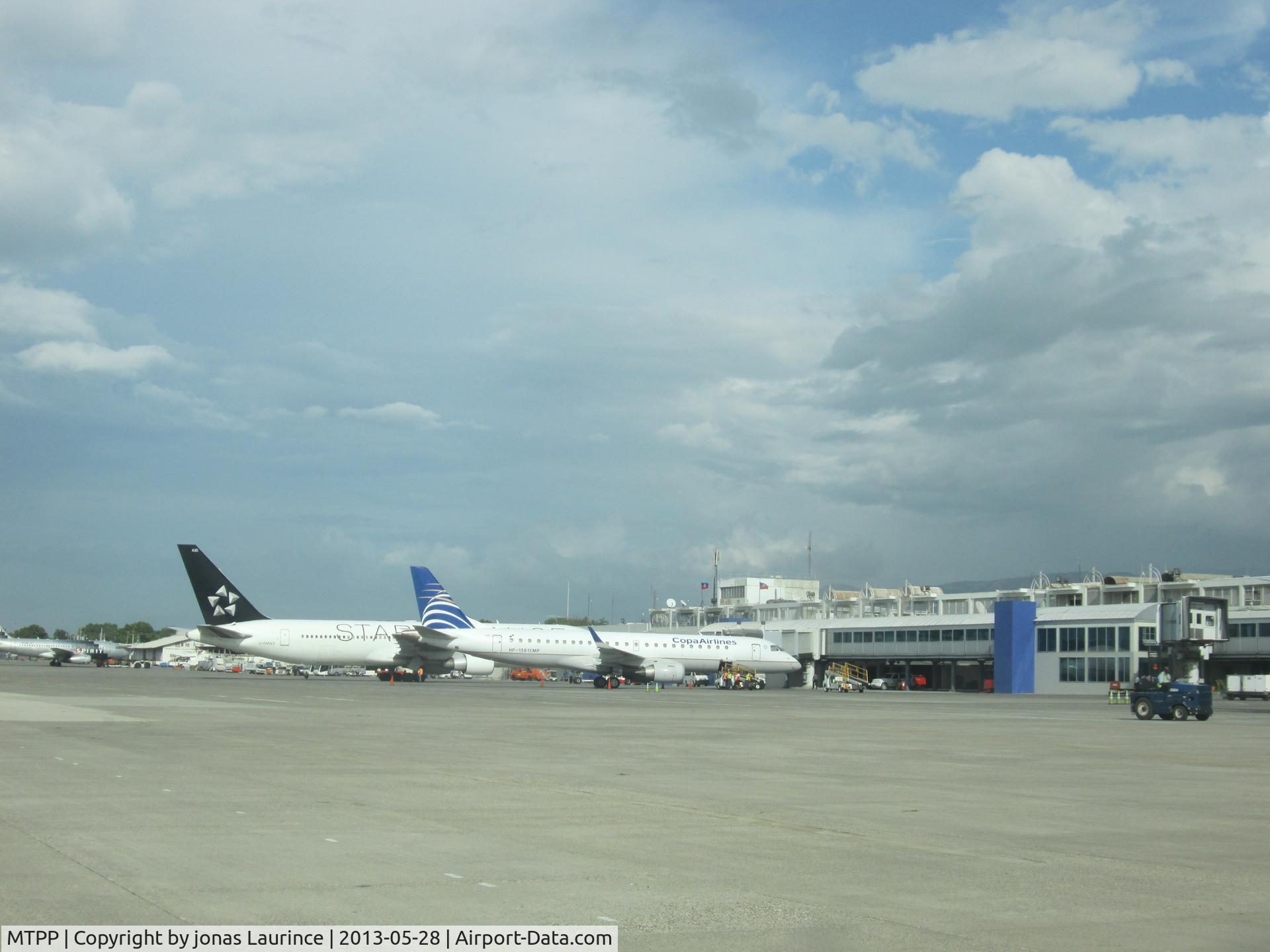 Port-au-Prince International Airport (Toussaint Louverture Int'l), Port-au-Prince Haiti (MTPP) - Boarding at Star Alliance Air Canada and Copa Airlines