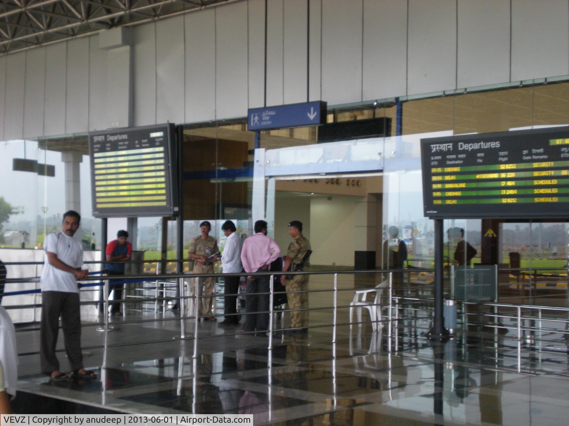 Visakhapatnam Airport, Visakhapatnam (Vishakhapatnam) India (VEVZ) - security checking while entering into airport