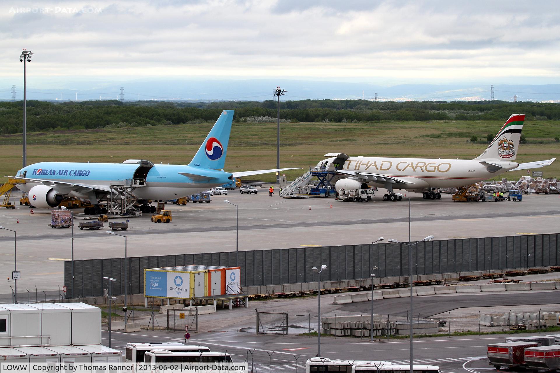 Vienna International Airport, Vienna Austria (LOWW) - Kilo-Block