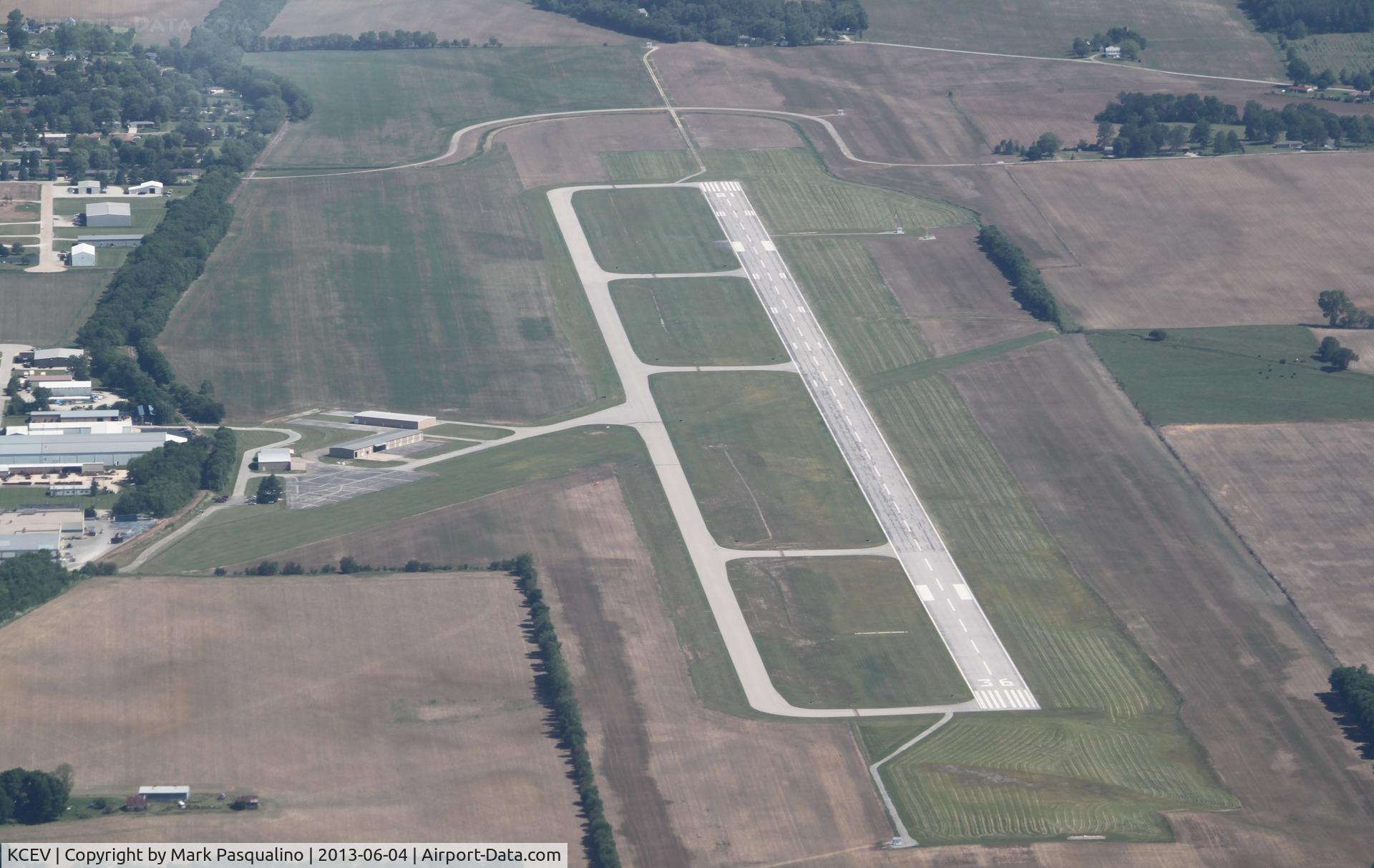 Mettel Field Airport (CEV) - Mettel Field, Connersville, Indiana