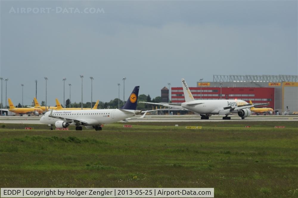 Leipzig/Halle Airport, Leipzig/Halle Germany (EDDP) - Inbounder on rwy 26L has passed outbounder on twy H6....