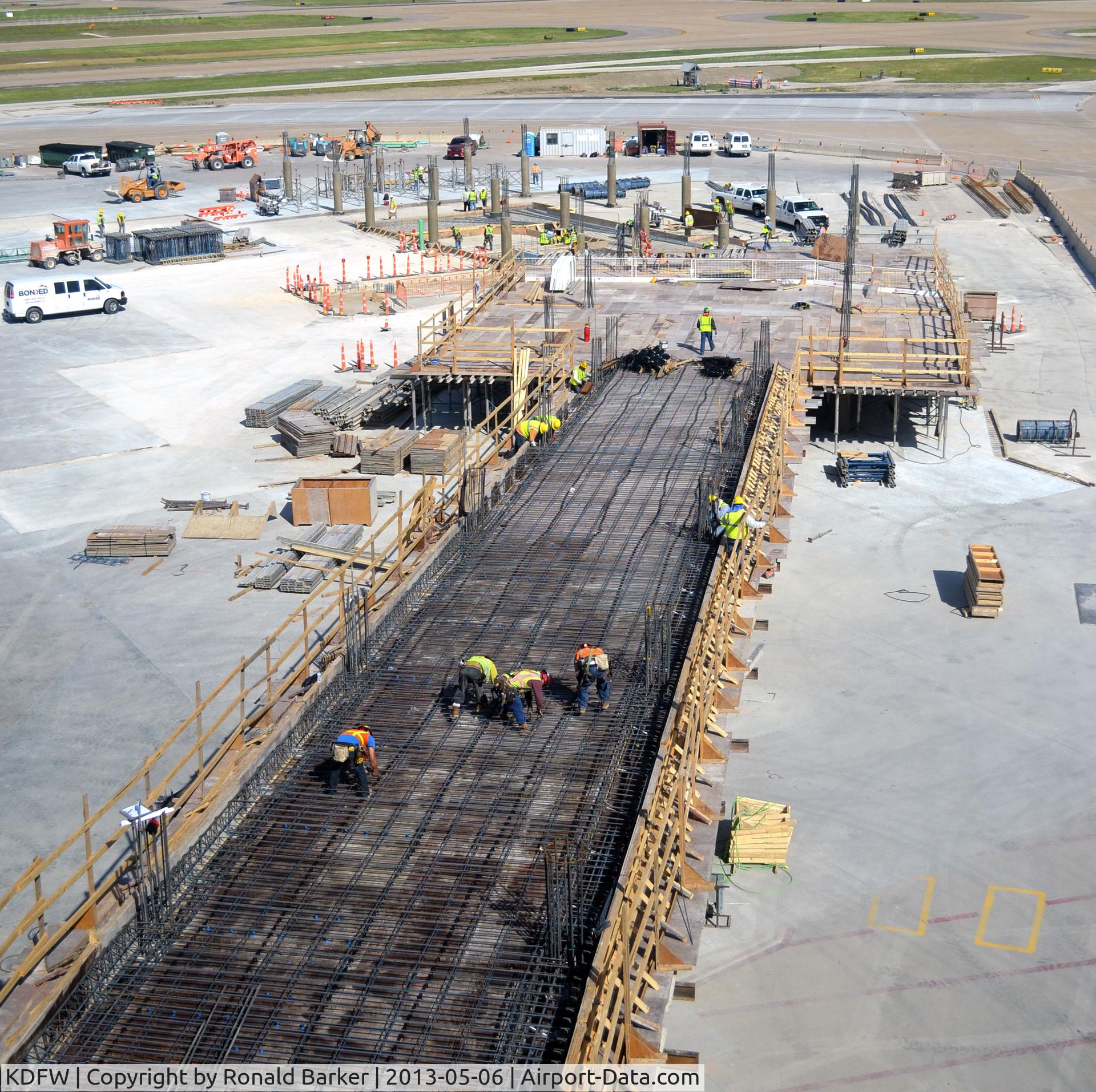 Dallas/fort Worth International Airport (DFW) - Construction project to make new gates at DFW