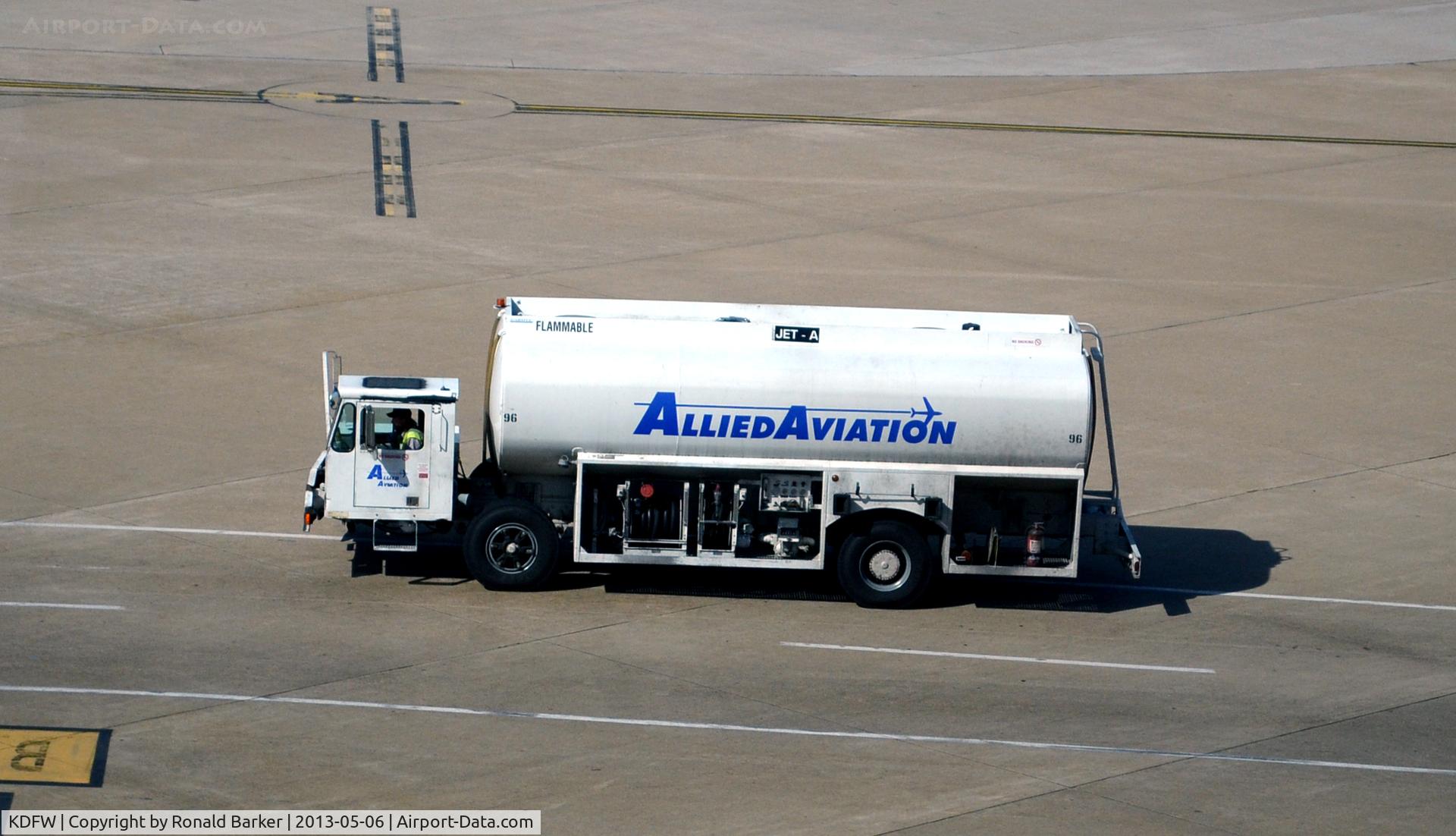 Dallas/fort Worth International Airport (DFW) - Fuel truck DFW