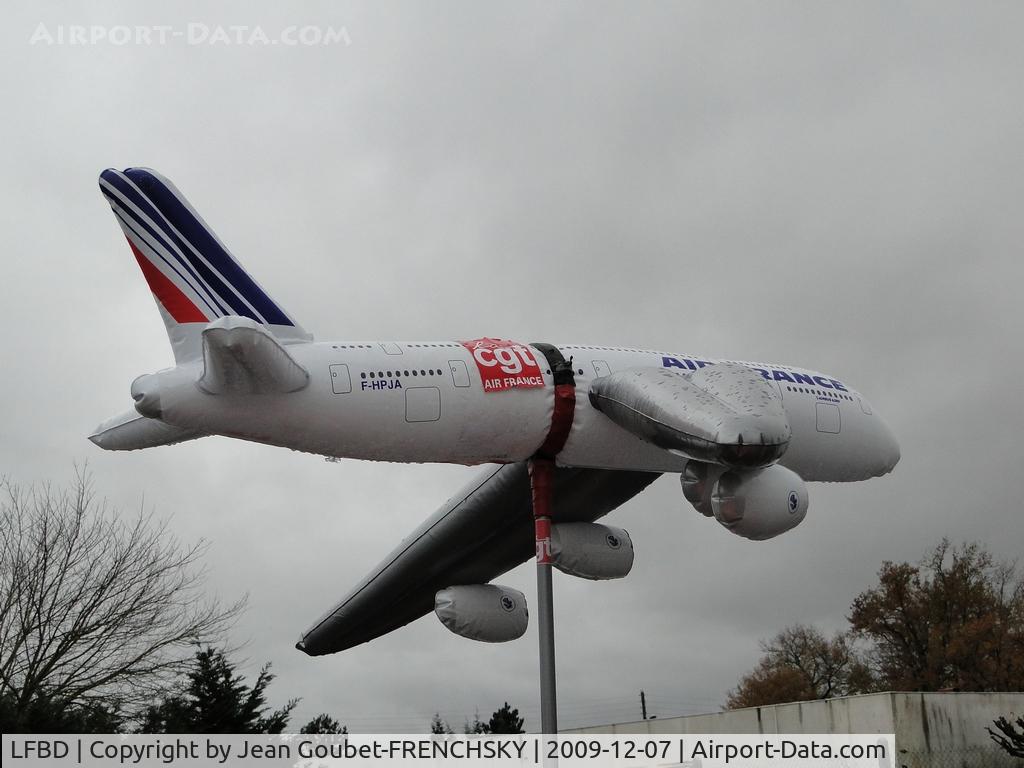 Bordeaux Airport, Merignac Airport France (LFBD) - 