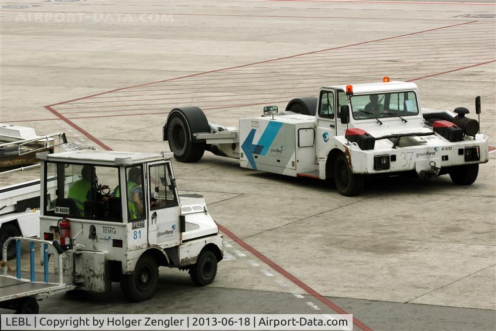 Barcelona International Airport, Barcelona Spain (LEBL) - Life von apron....