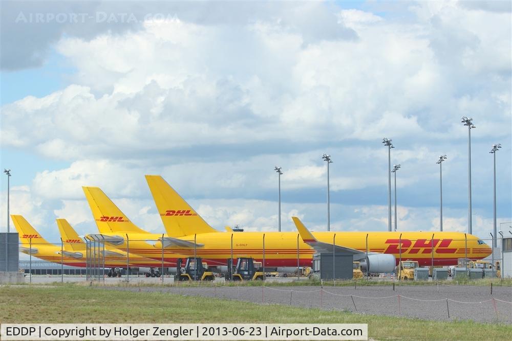 Leipzig/Halle Airport, Leipzig/Halle Germany (EDDP) - Resting canary birds on apron 4 center......