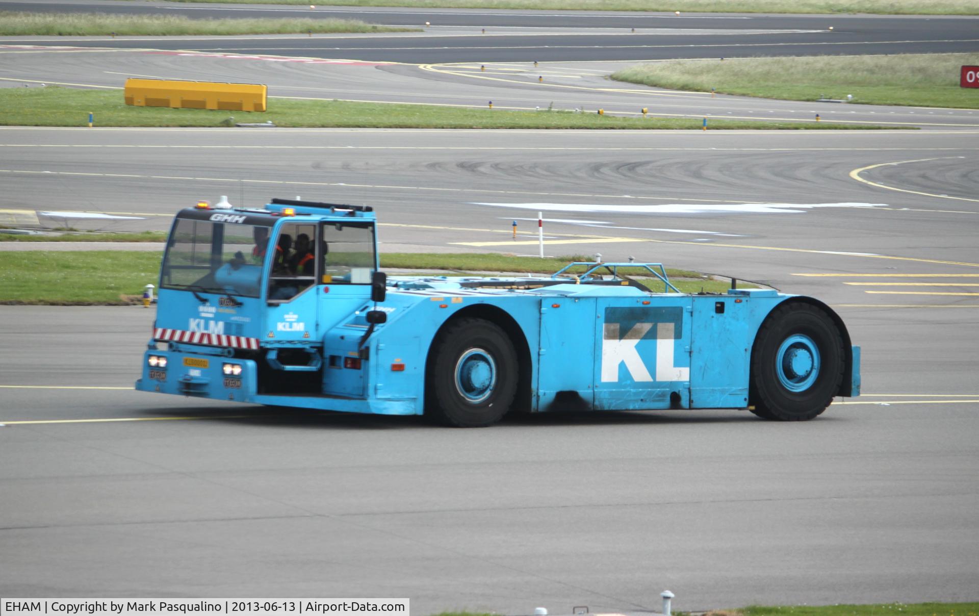 Amsterdam Schiphol Airport, Haarlemmermeer, near Amsterdam Netherlands (EHAM) - Aircraft Tug