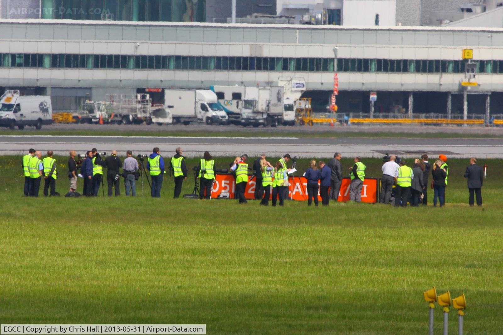 Manchester Airport, Manchester, England United Kingdom (EGCC) - The press gathering at the side of RW23R for the arrival of Thomsons first B787 G-TUIA