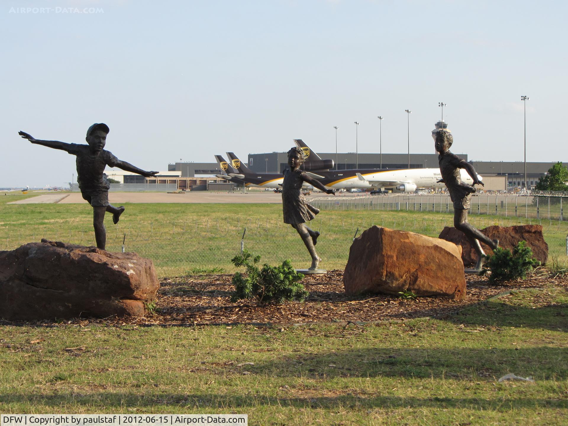 Dallas/fort Worth International Airport (DFW) - Parked at UPS building at DFW airport.