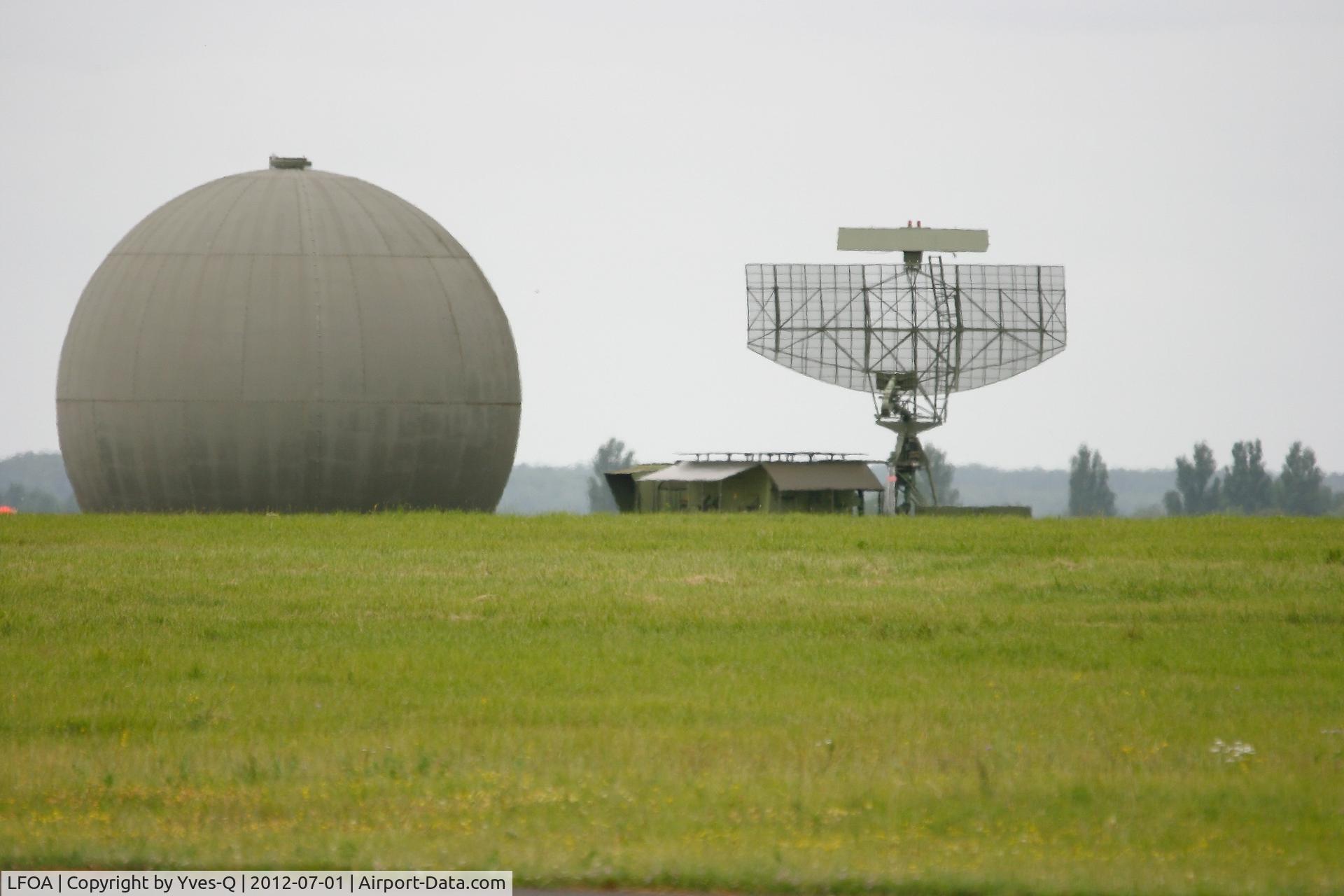 LFOA Airport - Surveillance Airport, Avord Air Base 702 (LFOA)