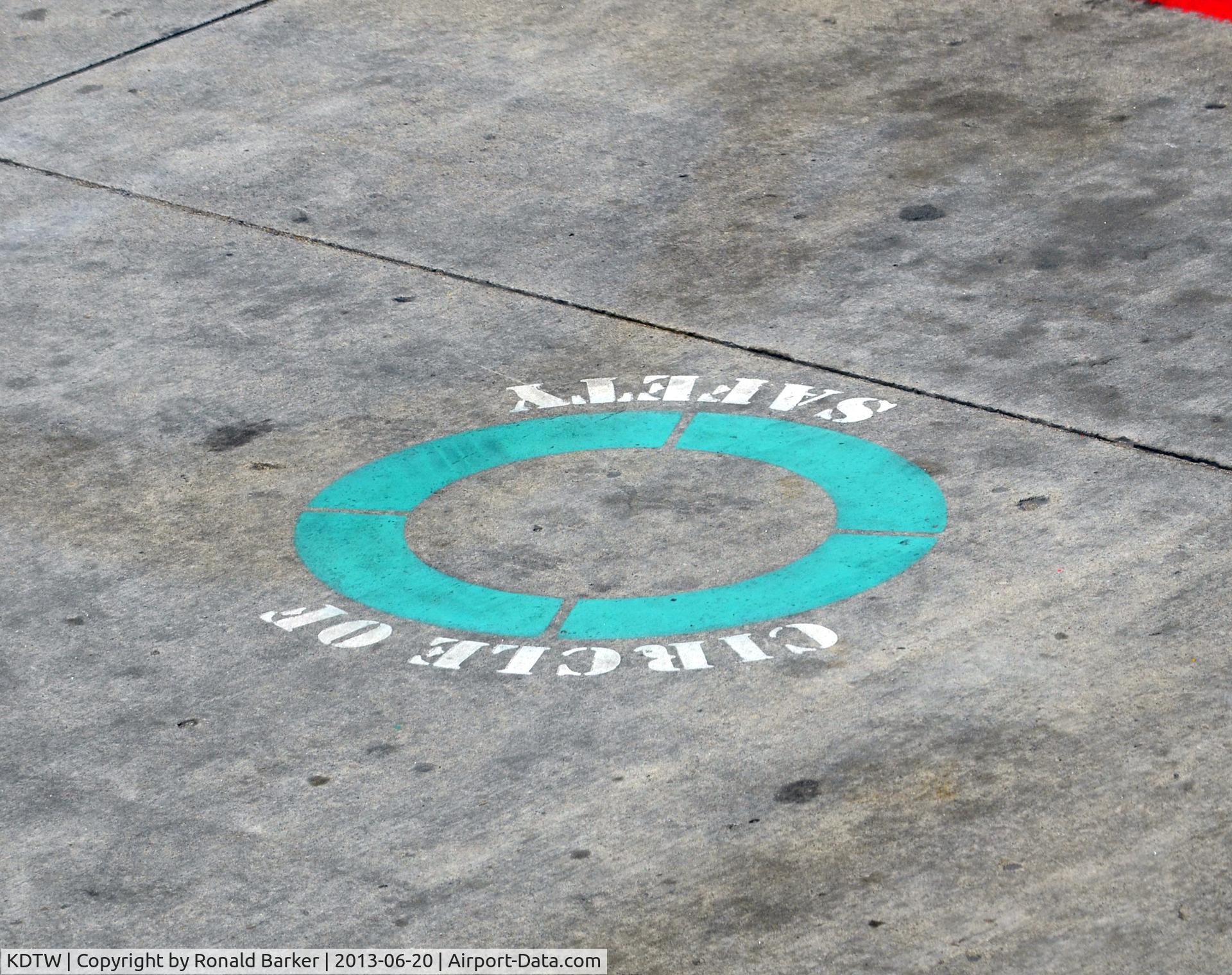 Detroit Metropolitan Wayne County Airport (DTW) - Circle of Safety on Detroit ramp