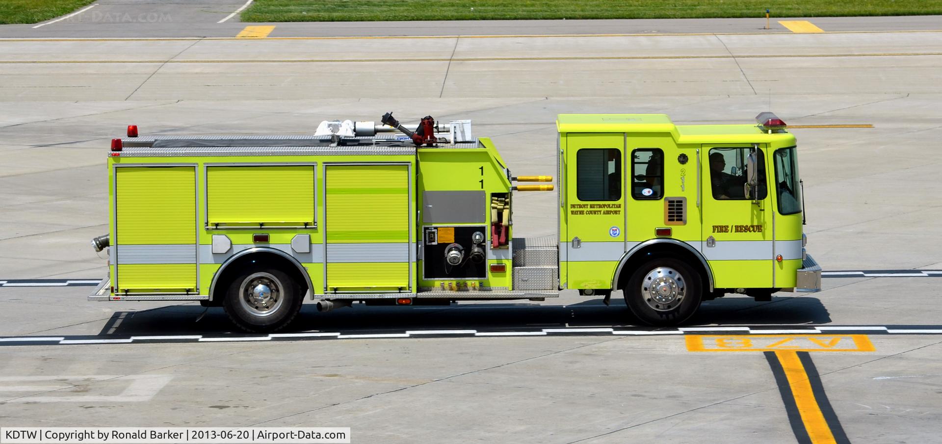Detroit Metropolitan Wayne County Airport (DTW) - Engine E211
