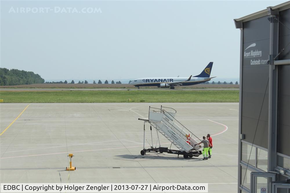 EDBC Airport - The plane is coming.....